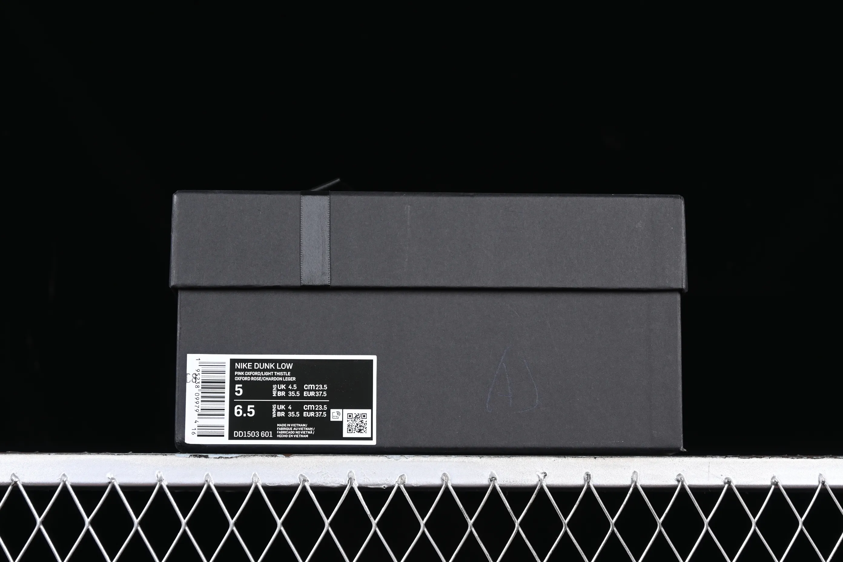 All Categories Nk SB Dunk Series Nk SB Dunk Low Low-top Sneakers Nk Dunk Low Steam Puppet Midnight Whiskey Sweet Cool Style Customized Deconstructed Strap Casual Sneakers DD1503-601